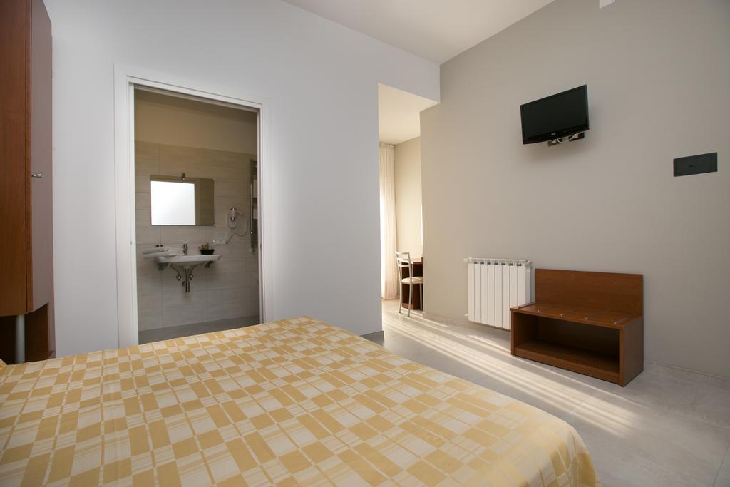 Albergo Arcobaleno Sottomarina Eksteriør billede
